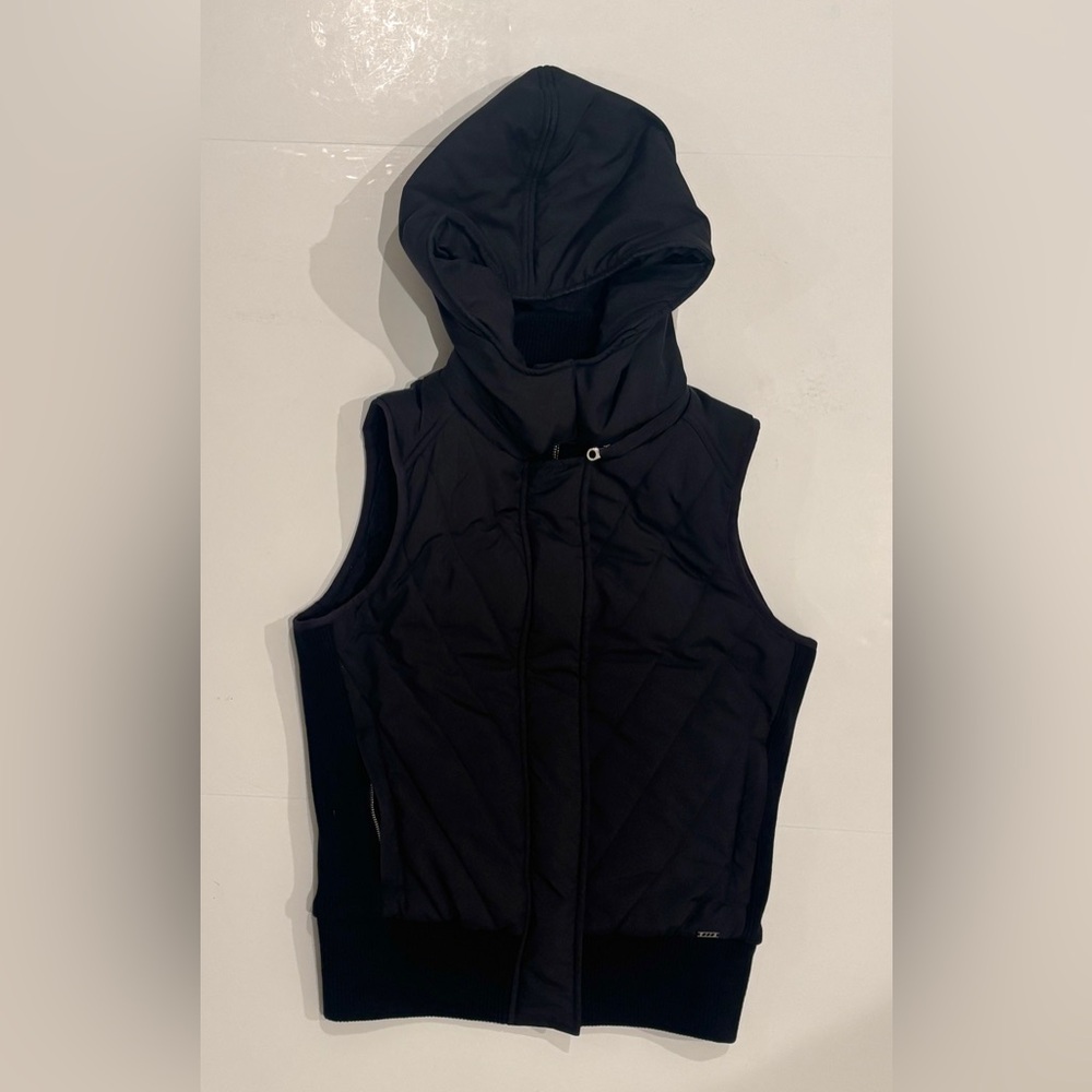 Lorna Jane Black Hooded Sleeveless Puffer Vest size M